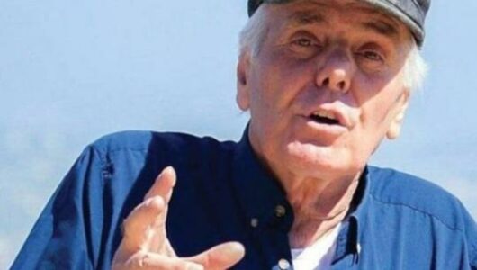 Tri shkaba, dy banorë