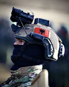 Ushtarët e Shqipërisë me mision në Kosovë përcjellin mesazh krenarie kombëtare