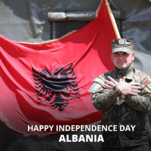 Misioni i SHBA-së në NATO i uron Ditën e Pavarësisë Shqipërisë: Jemi krenarë që qëndrojmë krah jush