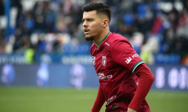 Rrëfimi që preku zemrën e Mirlind Dakut, futbollisti ua siguron strehimin për dy vjet një familjeje që jetonte në mjerim