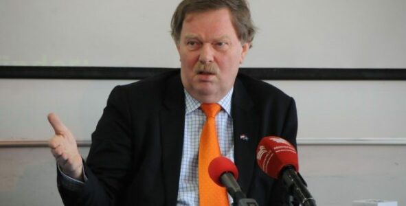 Ish-Ambasadori Bosch pajtohet me Thaçin: Seanca më 28 nëntor duhej të ishte shmangur