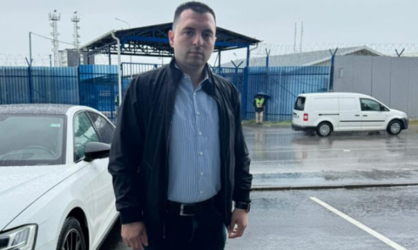 “Nëntorët e ardhshëm bashkarisht”, djali i Fadil Fazliut uron babain për Ditën e Flamurit