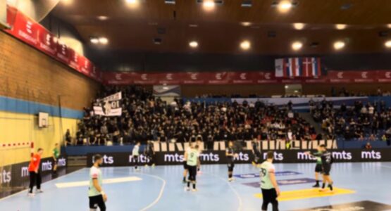 “Mbyte kroatin që shqiptari mos të ketë vëlla”, tifozët serbë bëjnë skandal në tribuna