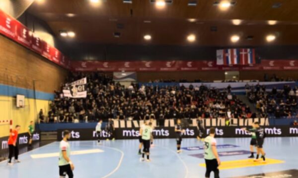 “Mbyte kroatin që shqiptari mos të ketë vëlla”, tifozët serbë bëjnë skandal në tribuna