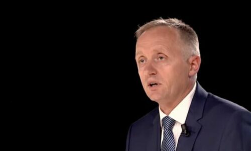 Fakte dhe mite për 28 Nëntorin, Dervishi: Shqiptarët në Amerikë e morën vesh dy muaj më vonë shpalljen e pavarësisë