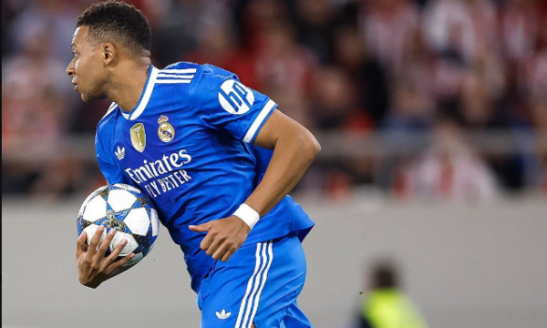 I jashtëzakonshëm Mbappe, shënon edhe golin e katërt sonte