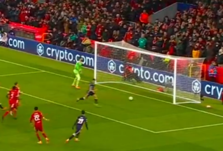 PSV kalon shpejt në epërsi ndaj Liverpoolit