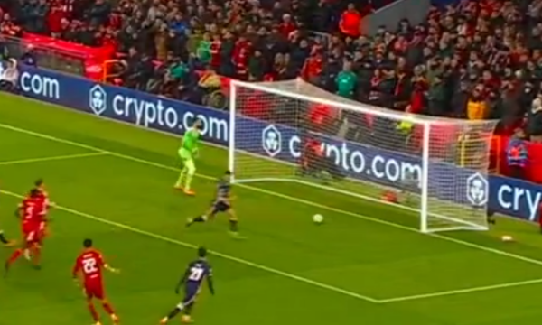 PSV kalon shpejt në epërsi ndaj Liverpoolit