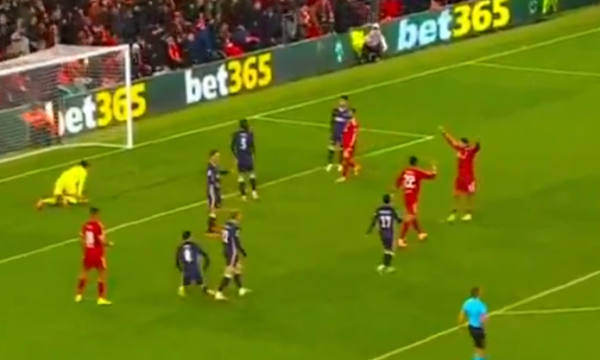 Kundërpërgjigjet shpejt Liverpooli, e barazon rezultatin ndaj PSV-së