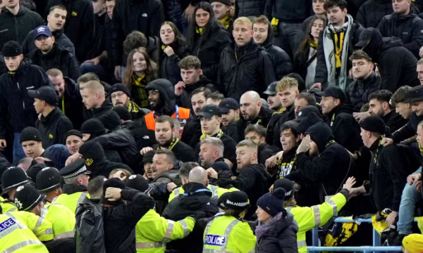 Skena të turpshme në Europa League: Tifozët e Young Boys shkaktojnë kaos në Aston Villa