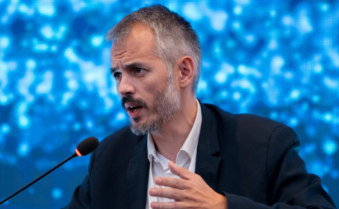 Trump duhet të rifillojë bisedimet Kosovë-Serbi për të arritur përparim të vërtetë