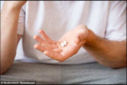 Mjekët paralajmërojnë: Kombinimi i antidepresivëve me Tramadol rrit rrezikun e krizave në tru