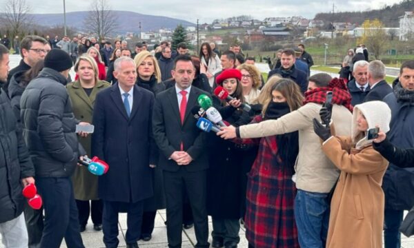 “Skënderbeu ngriti flamurin në Lezhë”, pas Gërvallës e Nokës, “ngatërrohet” edhe Dimal Basha