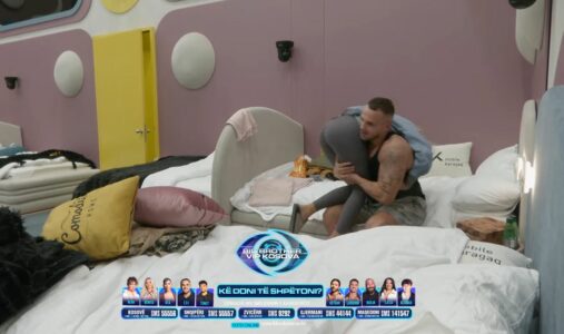 Çifti i pandashëm, Edi e mban Dolcen në krahë