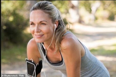 Ekspertët zbulojnë moshën ideale për të filluar ushtrimet fizike nëse doni të ulni rrezikun e demencës