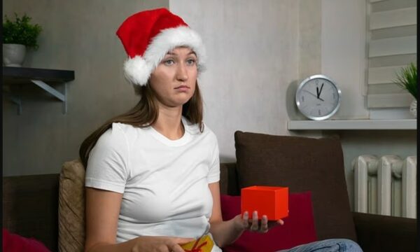 Dhuratat “me qëllime të mira” që NUK duhet t’ua jepni të dashurve për Krishtlindje