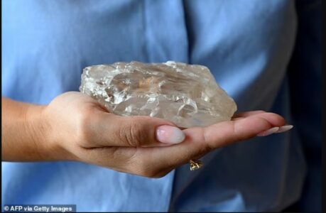 Diamanti i dytë më i madh në botë pret shtëpinë e tij të re: i vlefshëm dhjetëra milionë dollarë