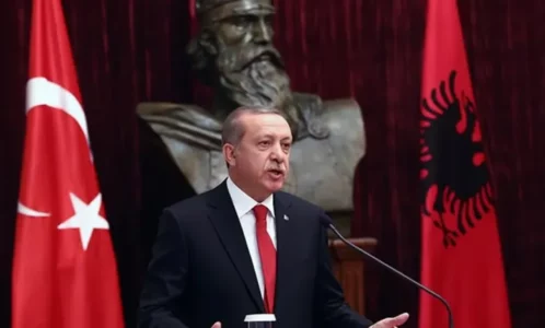 Turqia uron Shqipërinë për Ditën e Flamurit: Gëzuar aleatit tonë