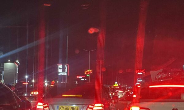 Kolona të gjata në magjistralen Prishtinë-Ferizaj, pamje