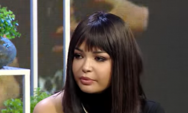 Këngëtarja shqiptare publikon bisedën e fundit në “Whatsapp” me Shpat Kasapin