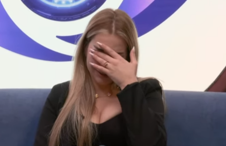 Humbi nënën dhe motrën – historia e dhimbshme e Elijonës