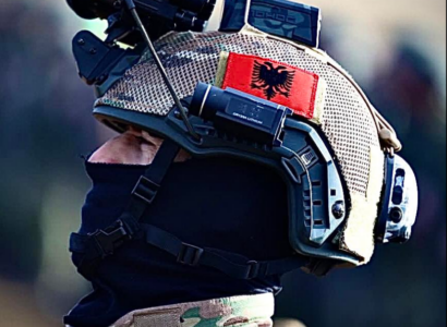 NATO uron me foton e një ushtari shqiptar: Bashkohuni me ne për të festuar Ditën Kombëtare të aleatit tonë, Shqipërisë