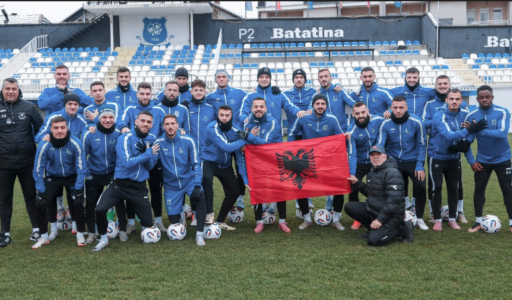 Me flamurin kuqezi, në shtëpinë e heroit Zahir Pajaziti, urimi special i Llapit për Ditën e Flamurit