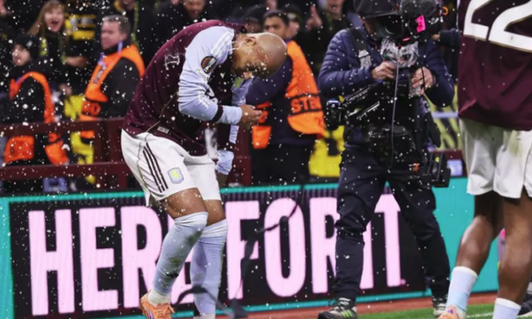 Tifozët e Young Boys shpërthejnë në dhunë pasi Malen goditet me gotë birre në ndeshjen ndaj Aston Villa