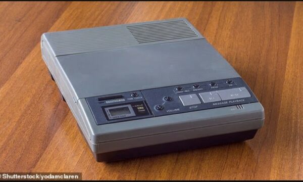 Keni ndonjë prej këtyre pajisjeve në dhomën tuaj të pasme? Gjërat retro që mund t’ju sjellin një pasuri