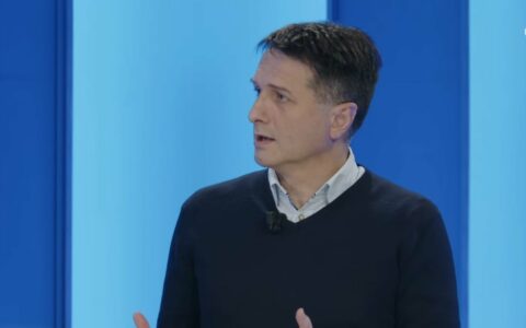 28 Nëntori sipas Valon Muratit: Shqipëria e fortë, Kosova e ngecur, Rama e Kurti jo bashkëpunues