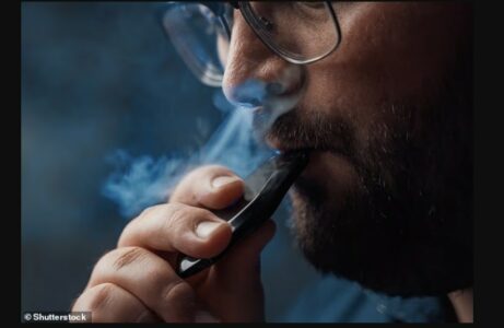 Studim tronditës: Tymi e cigareve elektronike është 3,000 herë më ndotur se një kapak tualeti