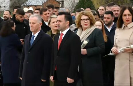 Lëvizja Vetëvendosje bën homazhe në Prekaz